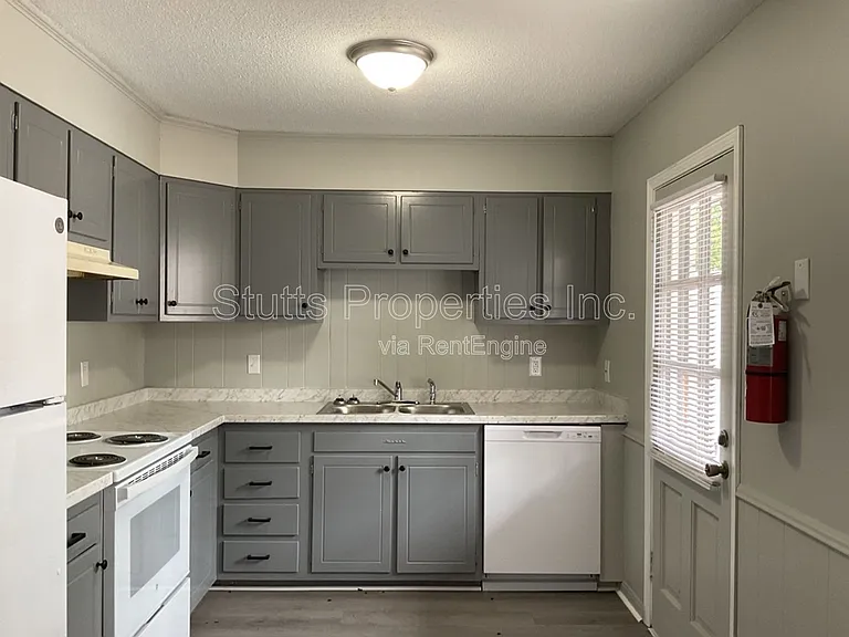 Darby Place Apartments — Photo 22