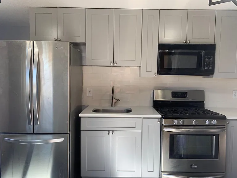 4522 Fillmore St #4 — Photo 2