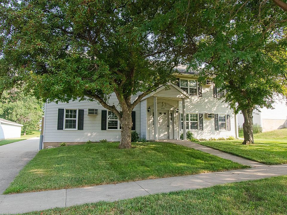 1st image of 2321 30th Ave NW
