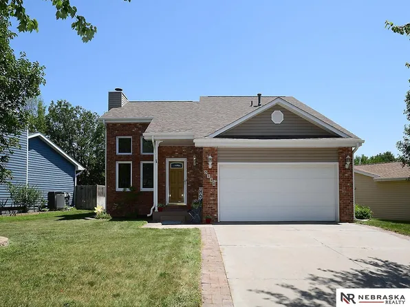 5120 NW 9th St, Lincoln, NE 68521