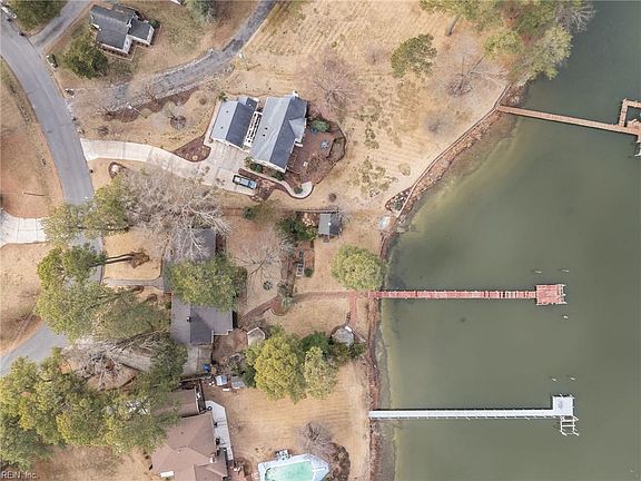 4th image of 450 Robin Rd