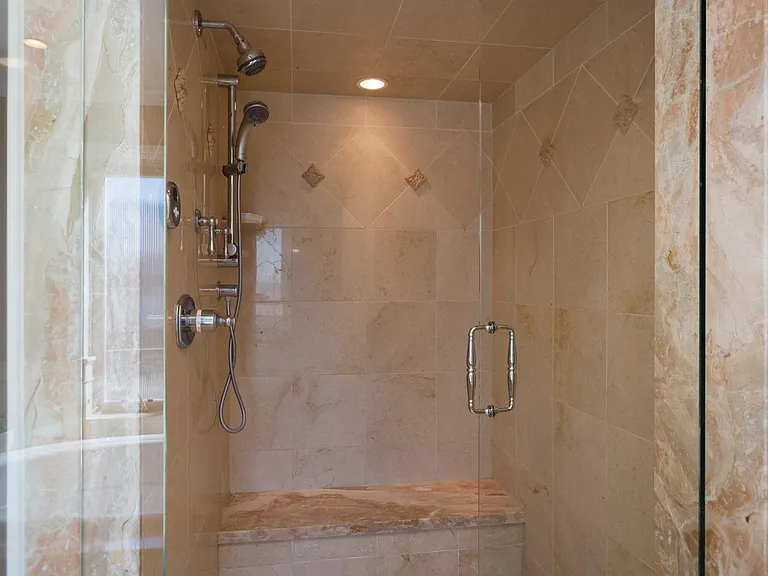918 Monterey Blvd — Photo 16