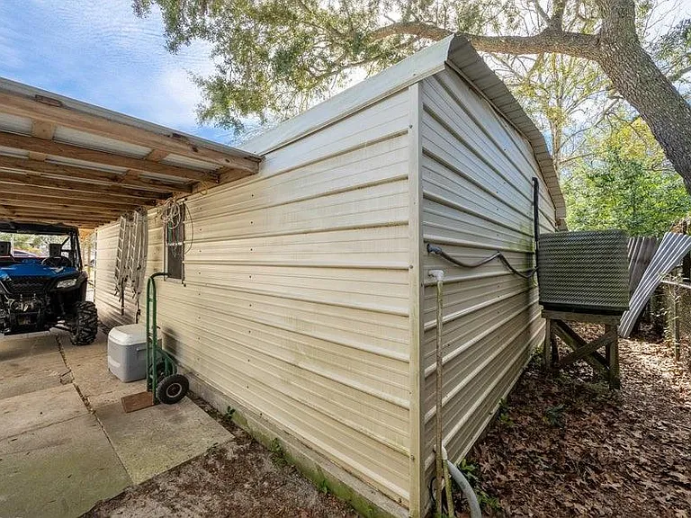 351 Palm Dr — Photo 18