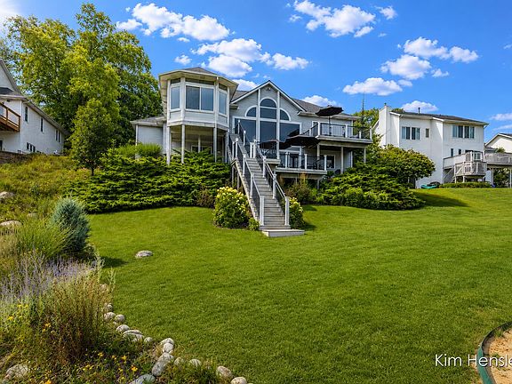 2nd image of 7455 Decosta Dr NE