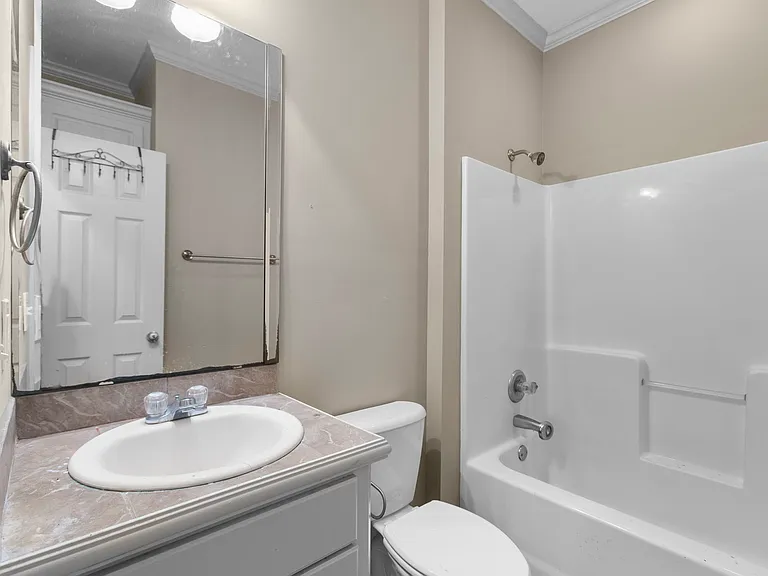 113 Dundee Cv — Photo 30