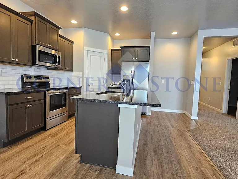 4676 W Silver Riv — Photo 5
