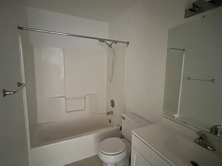 119 Monroe St #3 — Photo 5