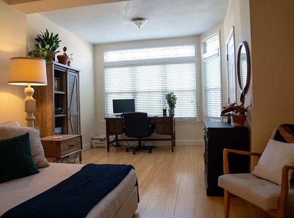 4th image of 310 Bridge St #1