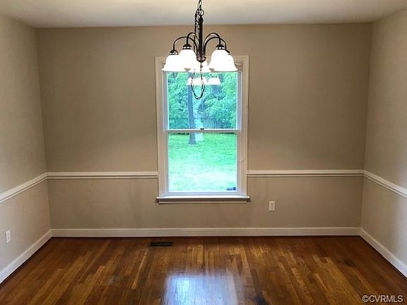 3rd image of 9606 Woodstream Dr