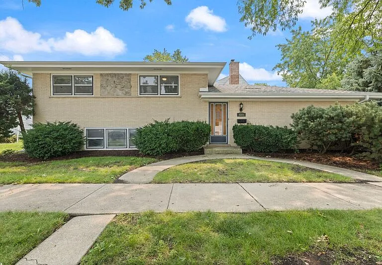 4201 Prairie Ave — Photo 2