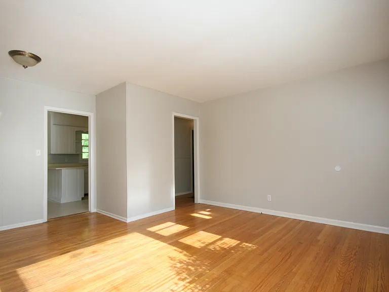 407 Warner St NW — Photo 6
