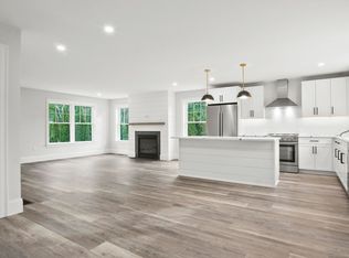 84 Blacksnake Rd #B, Seabrook, NH 03874