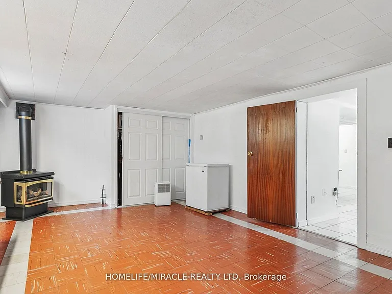 978 Pharmacy Ave #BASEMENT — Photo 7