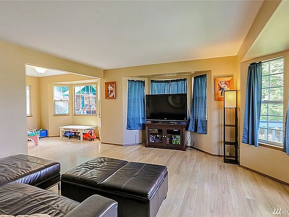 2nd image of 4124 SE Hathaway Ct
