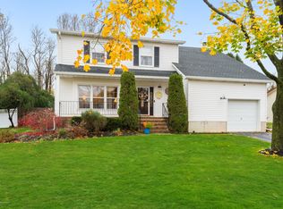 9 Rutgers Dr, Eatontown, NJ 07724