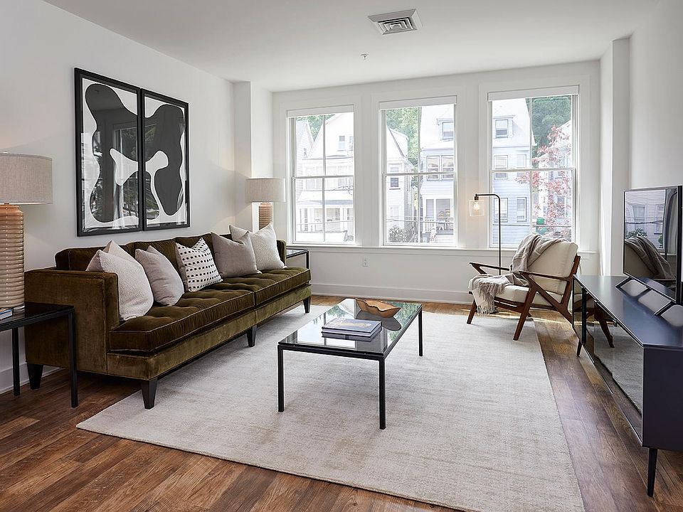 1st image of 35 Ashland Ave