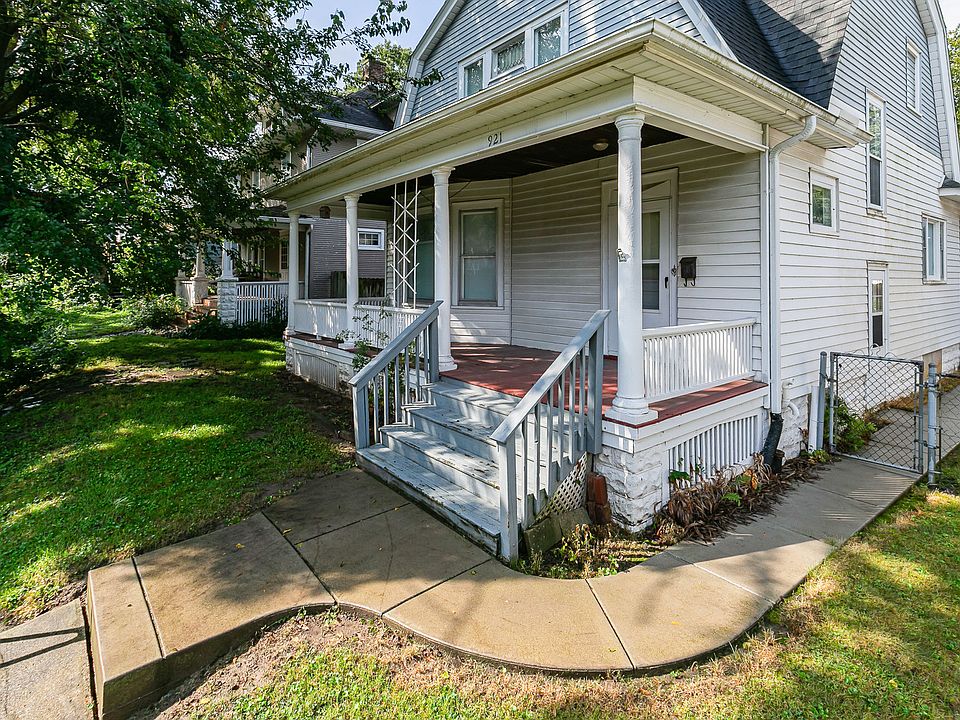1st image of 921 25th St