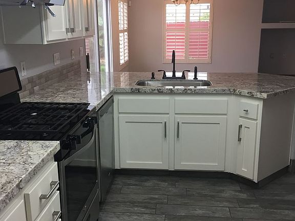 3rd image of 657 Benton Pl