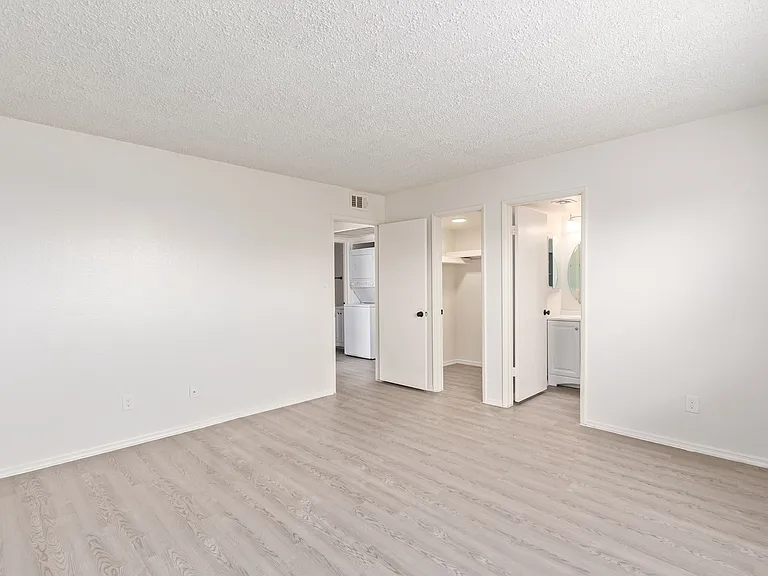 7211 N 54th Ave — Photo 14