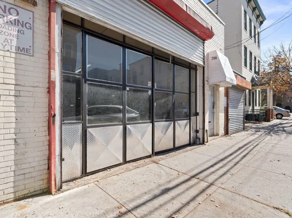 706 7th Street image 2 of 38