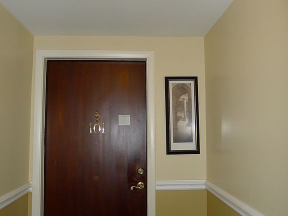 3rd image of 500 Washington Blvd APT 101