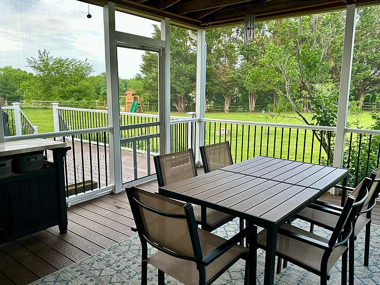 504 Ethel Ct — Photo 32