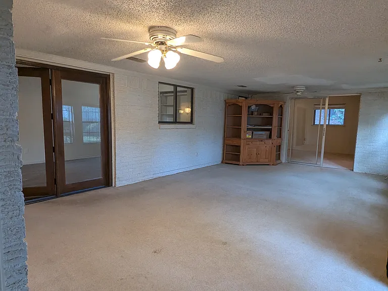 2311 Lange St — Photo 12