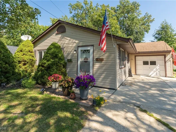 4855 Robinwood Dr, Mentor, OH 44060