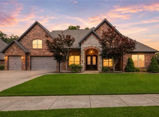 500 NE Lake Pointe Pl, Bentonville, AR 72712
