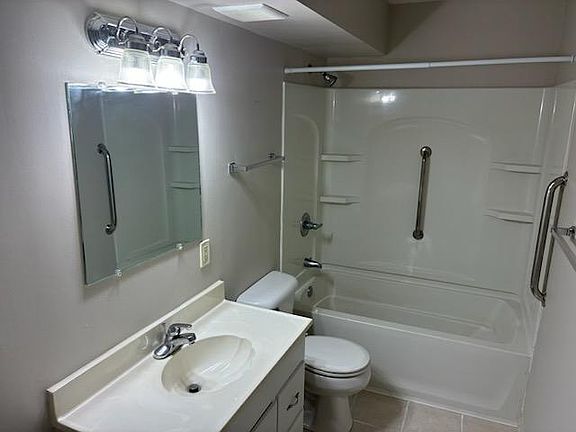 3rd image of 2331 E Market St APT 226