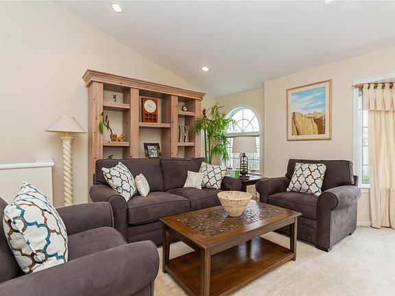 5th image of 24160 Oak Park Dr Unit B