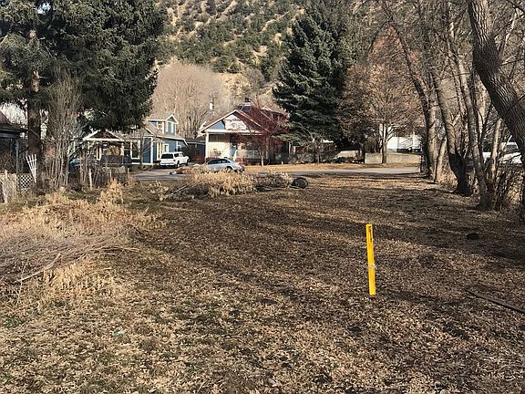 2nd image of 1021 Blake Ave