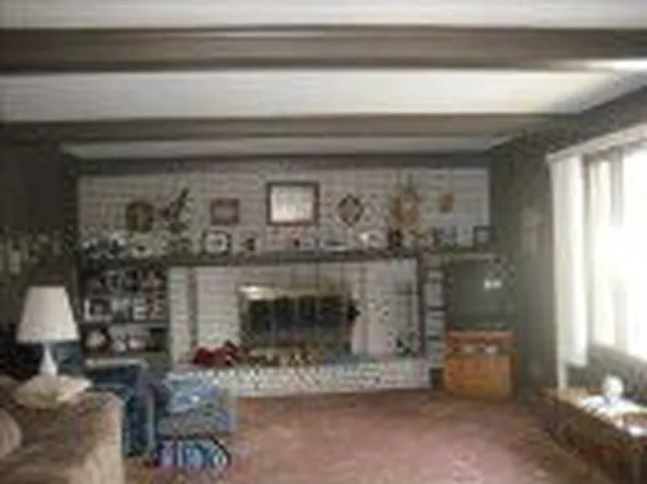 21420 Gill Rd, Farmington Hills, MI 48335