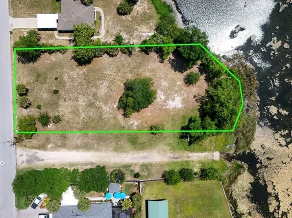 902 Iowa Ave, Lynn Haven, FL 32444