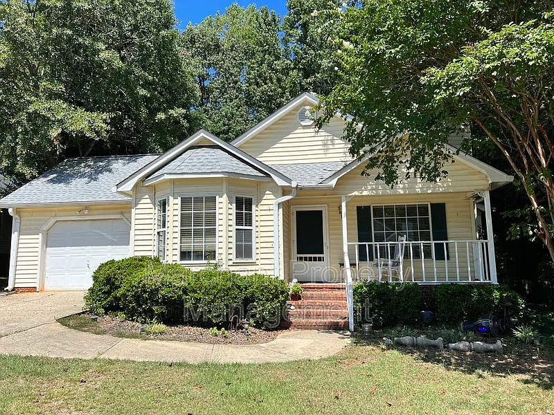 Dunwoody Oaks — Photo 1
