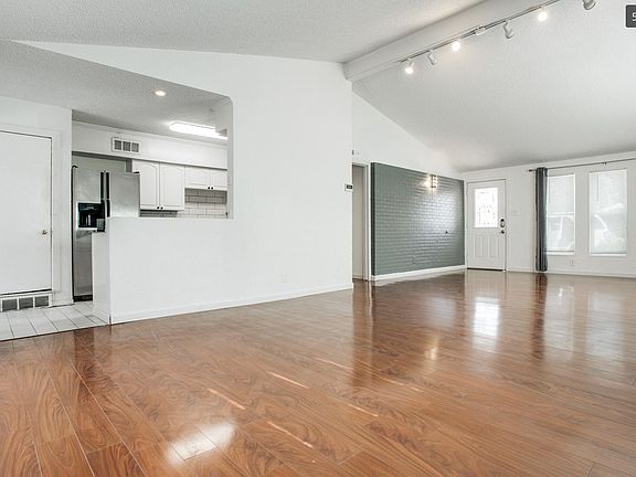 5th image of 3255 Saint Croix Dr