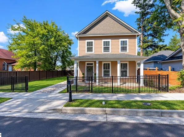305 Pine St, Greenville, SC 29601