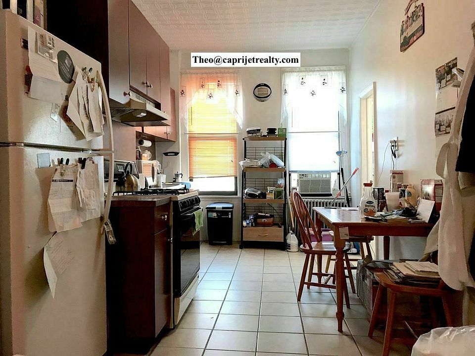 1st image of 381 Menahan St Floor 3