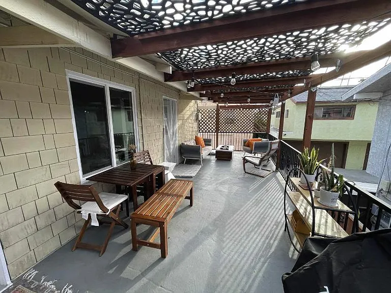 222 Roswell Ave #A — Photo 3