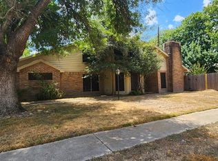 15902 Oak Mountain Dr, Houston, TX 77095