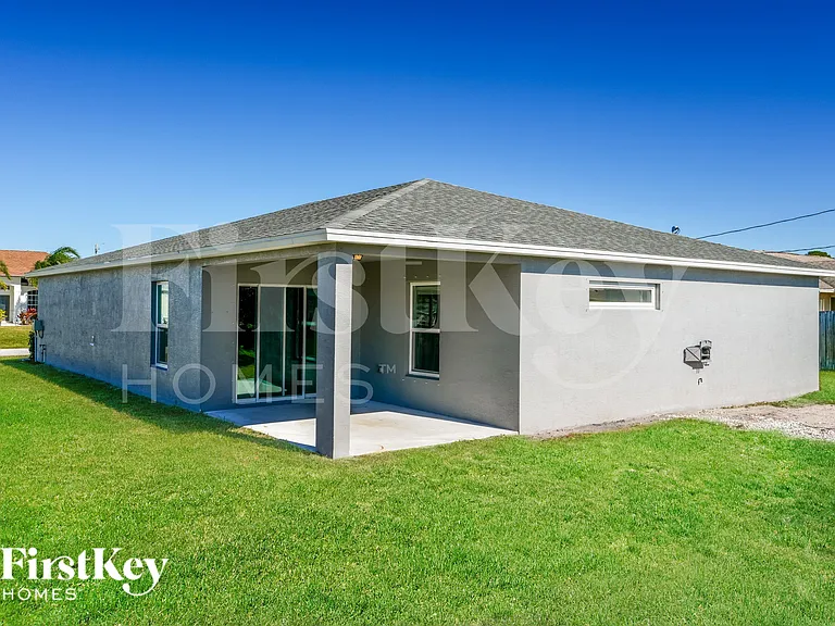 1082 SW Bianca Ave — Photo 17