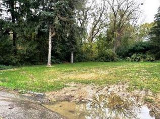 3868 E 52nd St, Newburgh Heights, OH 44105