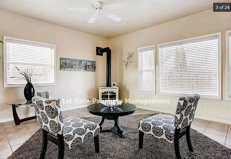 828 W Rollins St — Photo 3