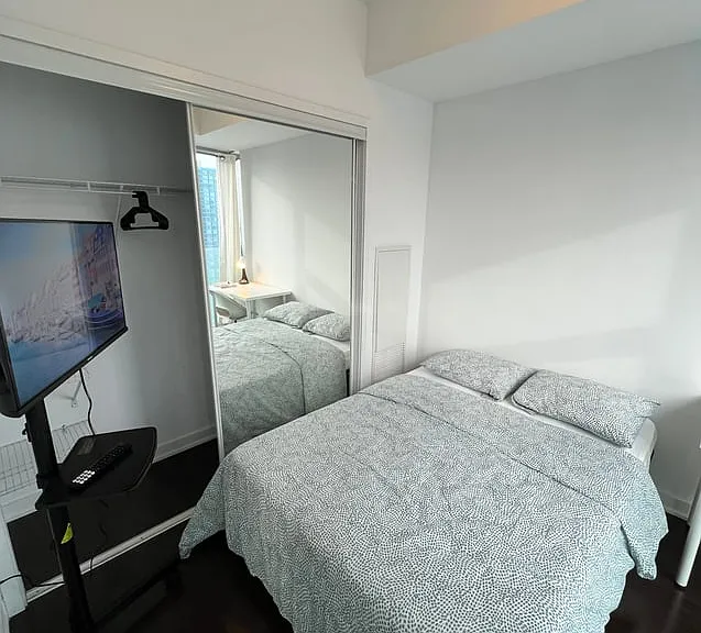 14 York St #2105A — Photo 3