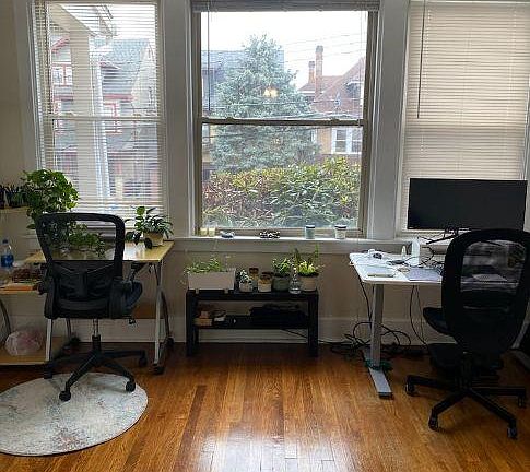 Bright Sunroom w/Hardwood Floorrs