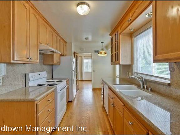 5th image of 336 Calcaterra Pl