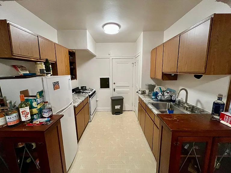 4480 N Oakland Ave — Photo 6