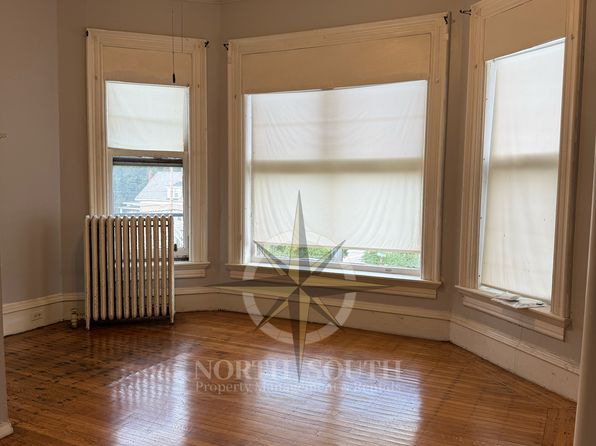 306 W Elm St #8