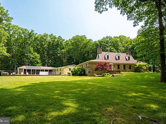 5th image of 45 Oakland Dr
