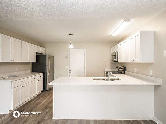 5th image of 602 Dromedary Ct